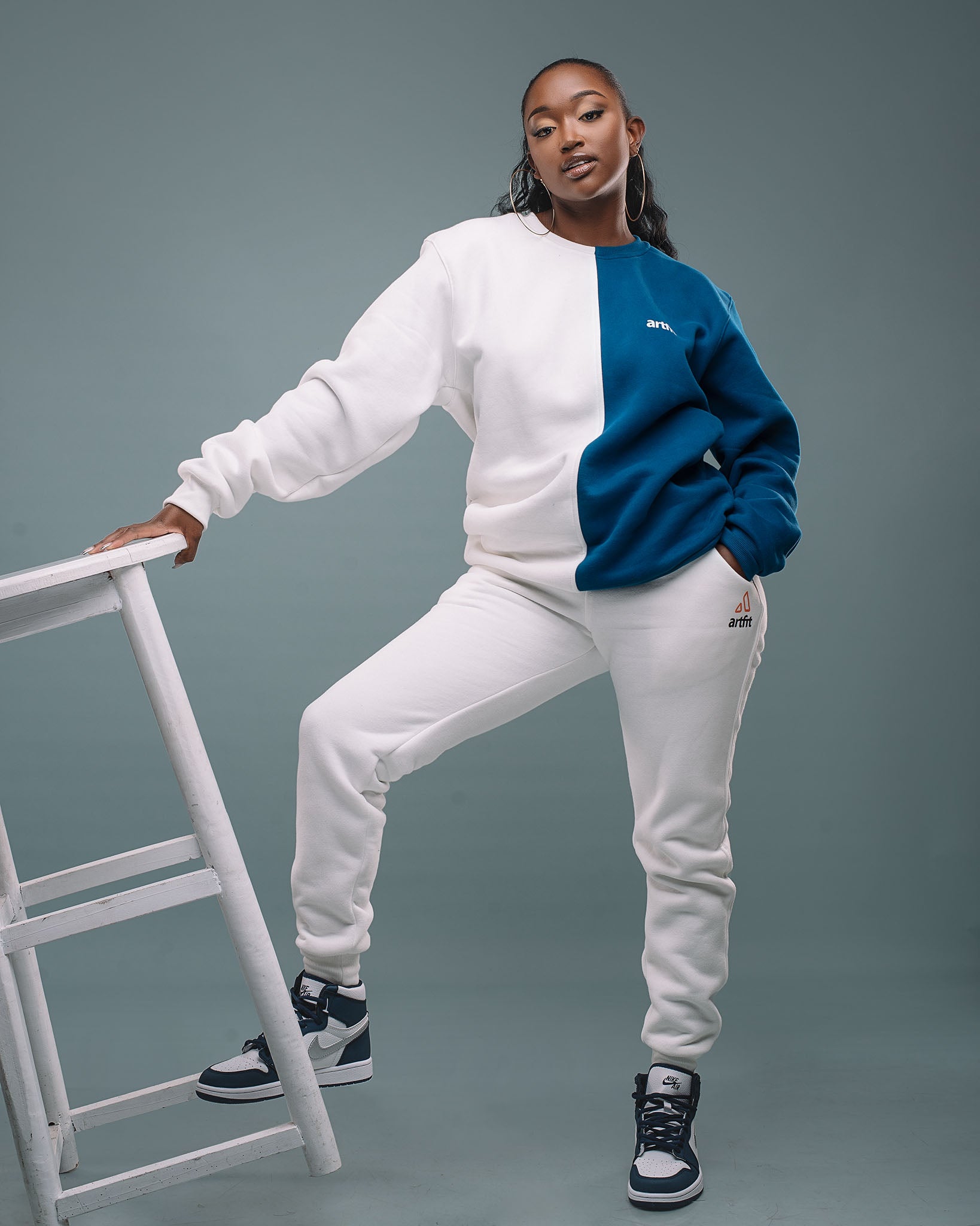 Oversized Two Colored Sweatshirt Paired With Pants