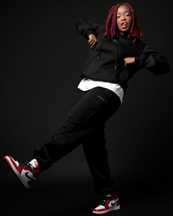 Unisex Tone-on-Tone Tapered Sweatpant - Black
