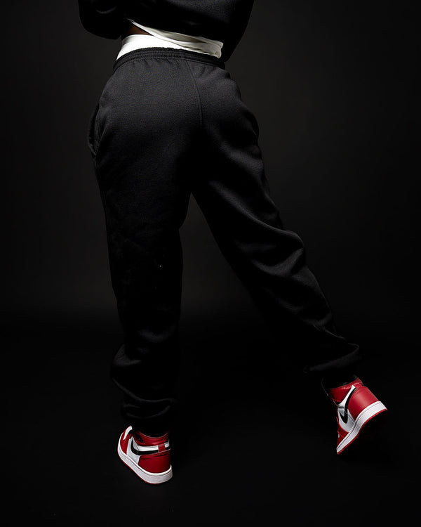 Unisex Tone-on-Tone Tapered Sweatpant - Black