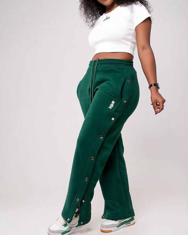 No Face But Case Set- White Lady Top Paired With Rich Green Zaria Pants